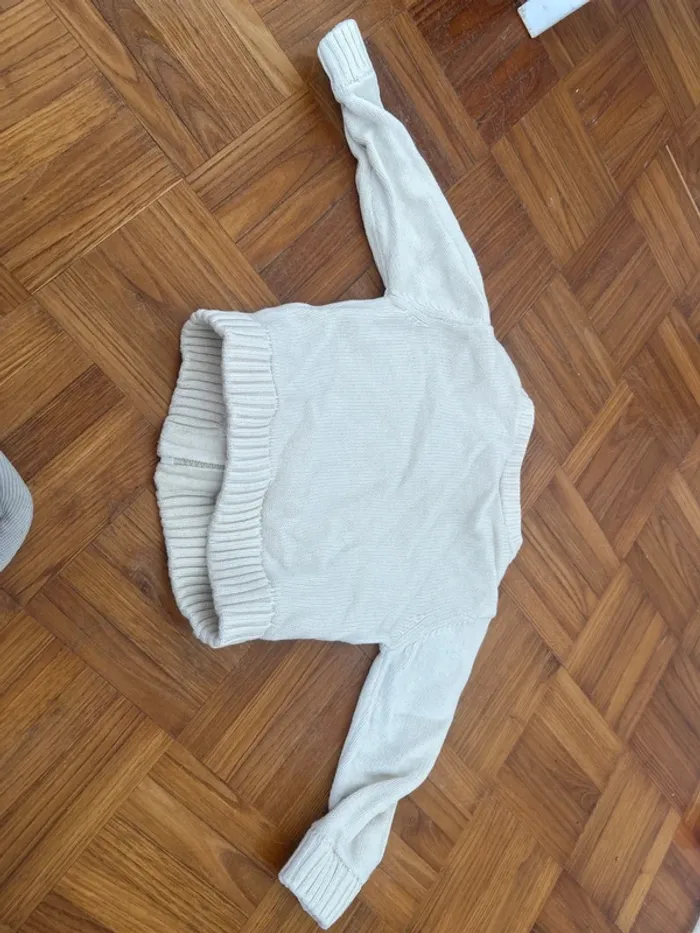Gilet blanc Kiabi 12 mois ( 73-76 cm) - photo numéro 2