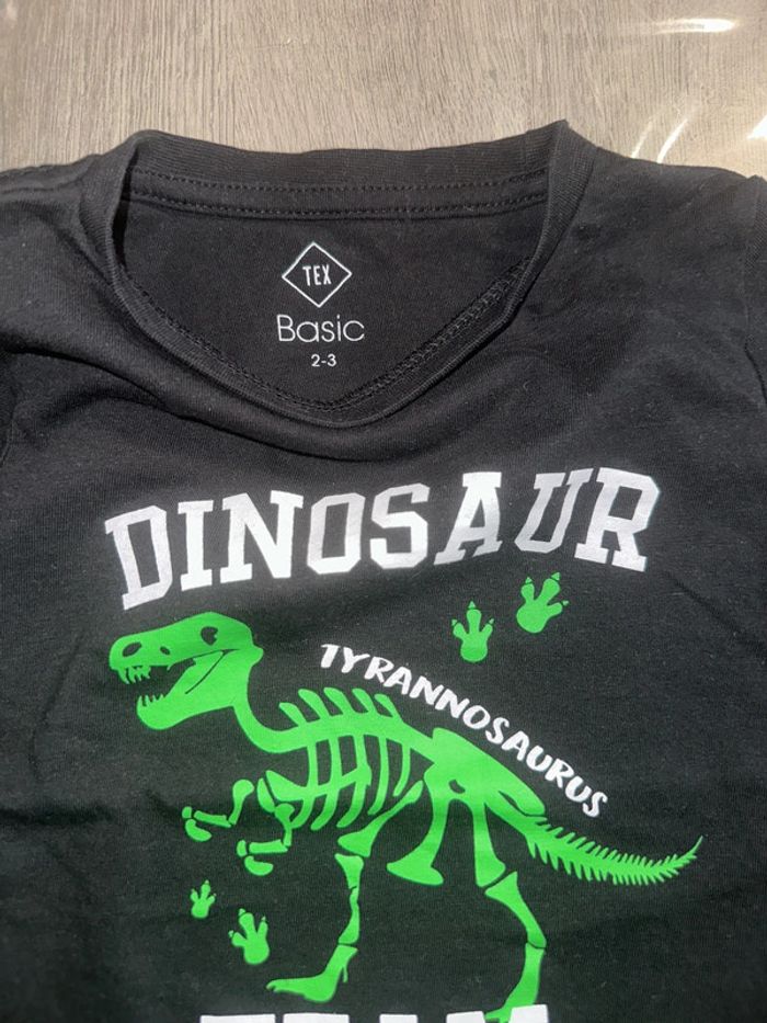T-shirt dinosaures - photo numéro 3