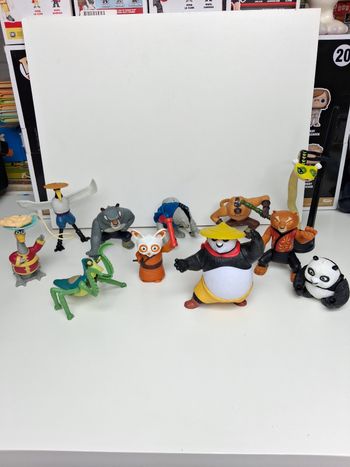 Lot figurines vintage dreamworks Kung Fu Panda 
Taille 17cm pour la plus grande 