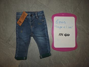 jeans tape à l'oeil taille 6 mois neuf
