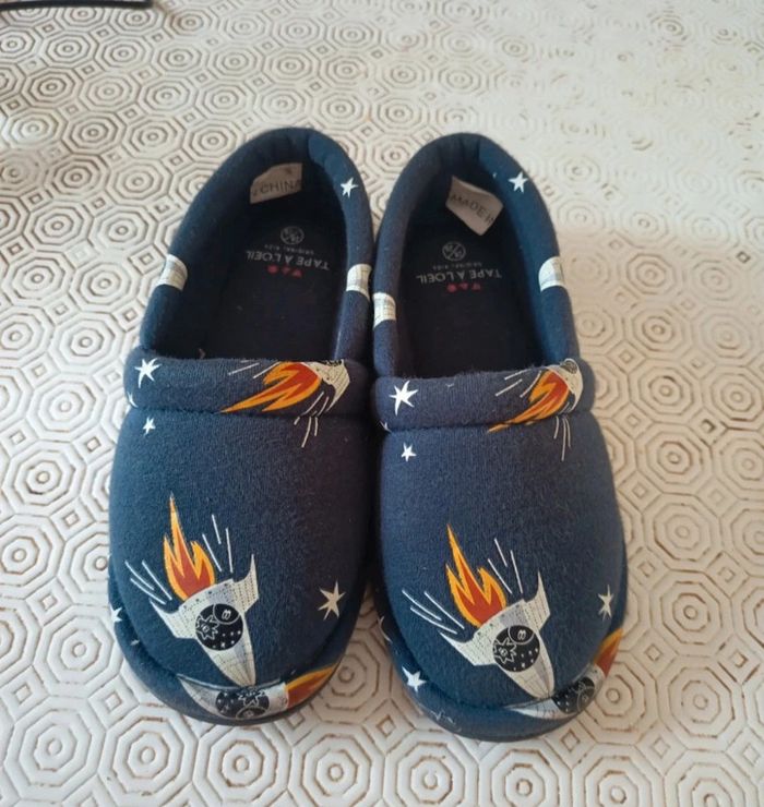 Chaussons Tape à l'oeil taille 28