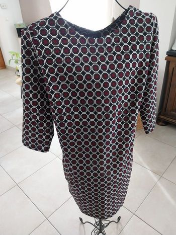 Très jolie robe compagnie des aventuriers