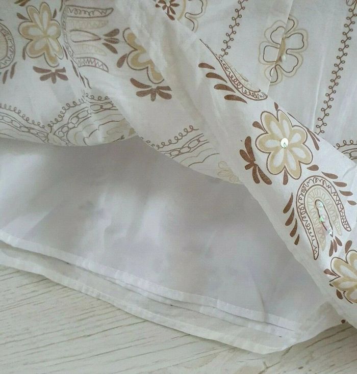 Belle jupe blanche, motifs floral beige et paillette T: 42 - photo numéro 7