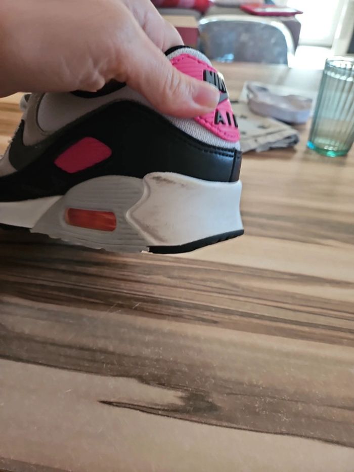 Basket air max 90 Dunkin'Donuts taille 40,5 - photo numéro 5