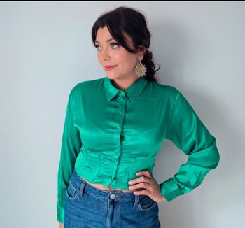 Chemisier court vert satiné moderne tendance printemps Marque FB Sisters Taille 38 M 