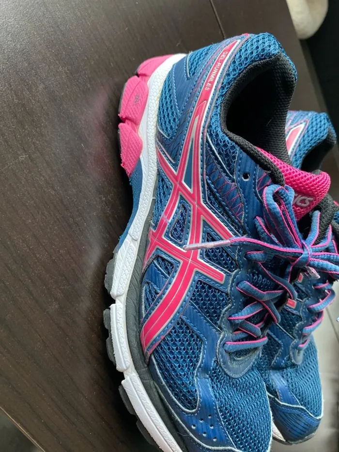 Basket de running en très bon état Asics - photo numéro 4