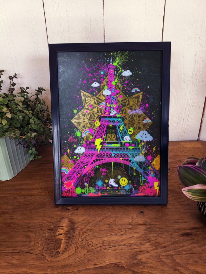 Affiche poster A4 (21 × 29,7 cm) Tour Eiffel street art coloré déco murale moderne salon chambre