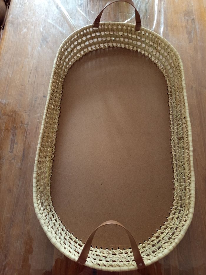 Panier à langer avec matelas et housse. - photo numéro 2