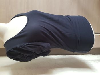 Top marine taille 40 manches bouffantes