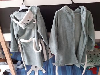 Lot de 2 peignoirs PETIT BEGUIN 5 ans