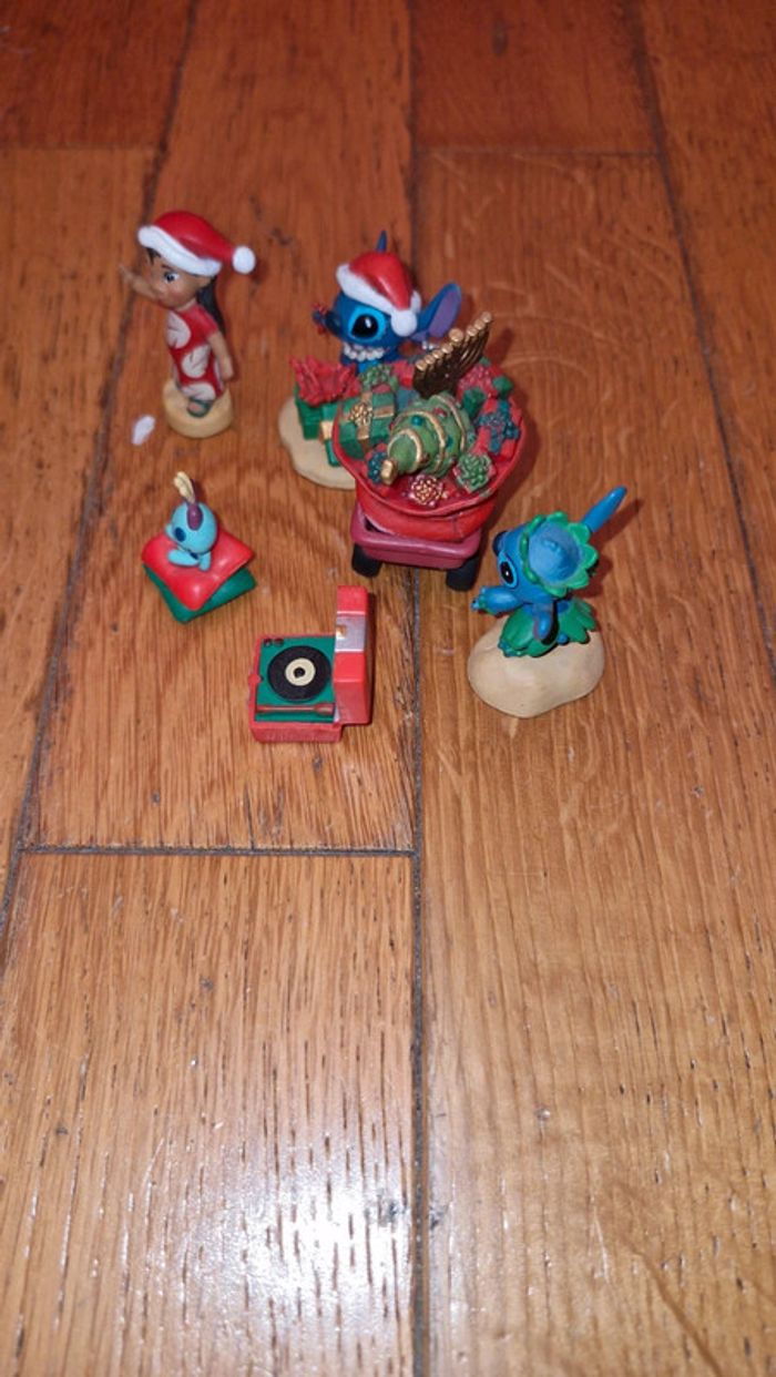 Lot de figurines Lilo et Stich Thème Noël - photo numéro 2