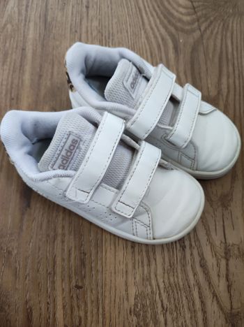 Basket adidas bon état pointure 23