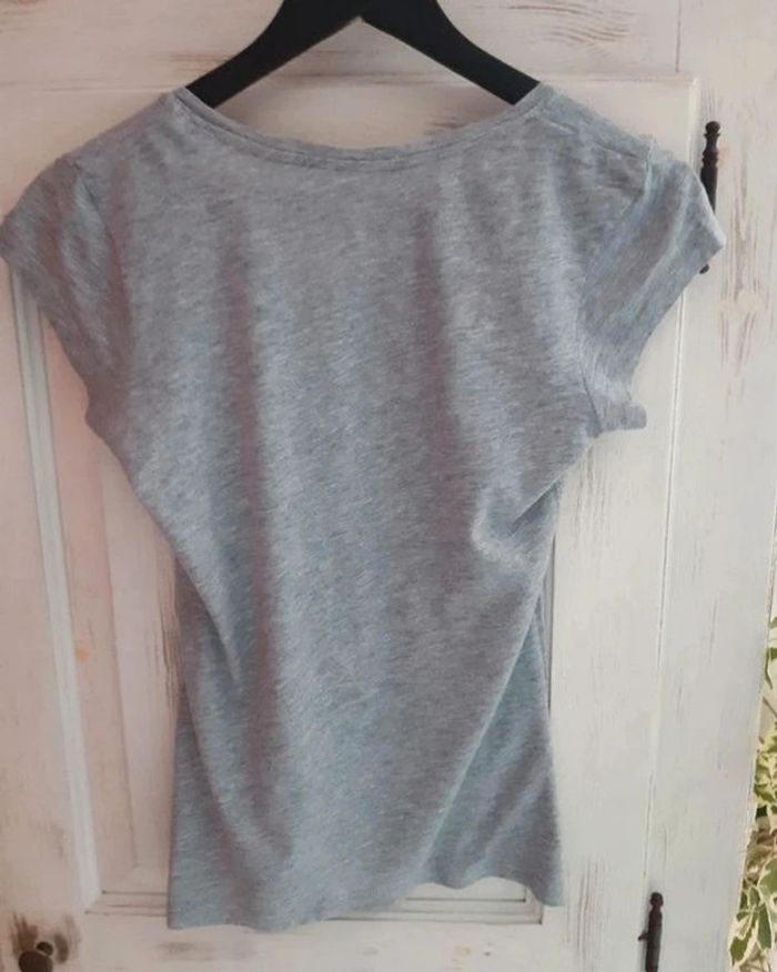 t-shirt gris - photo numéro 2
