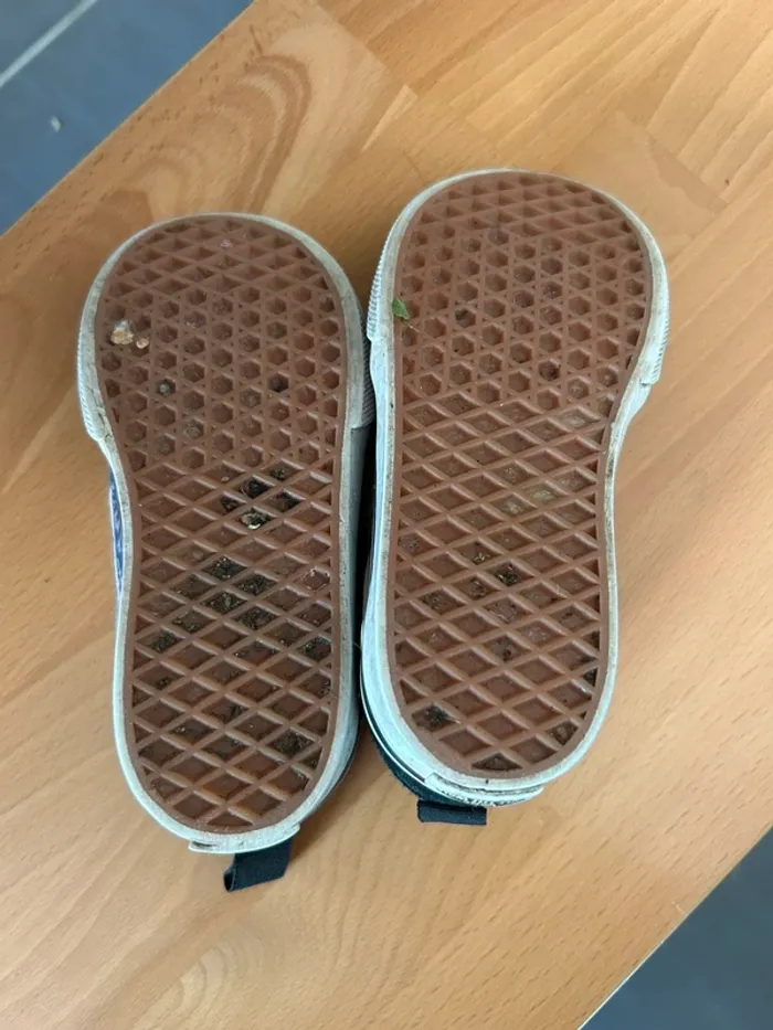 Baskets Vans fille 23,5 noir/blanc à fleurs – très bon état 🌸 - photo numéro 4