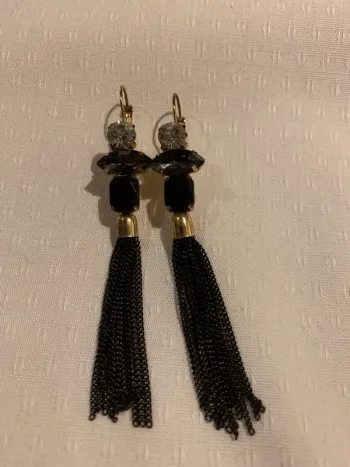 Boucles d’oreilles noires et dorées