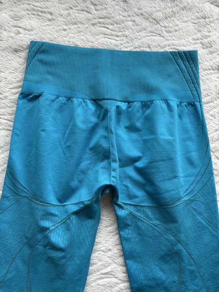 Ensemble Gymshark Apex Seamless Femme Bleu – Brassière L + Legging M – Comme Neuf – Valeur 102€ - photo numéro 18