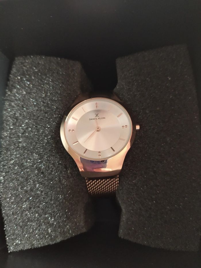 Montre femme neuve - photo numéro 2