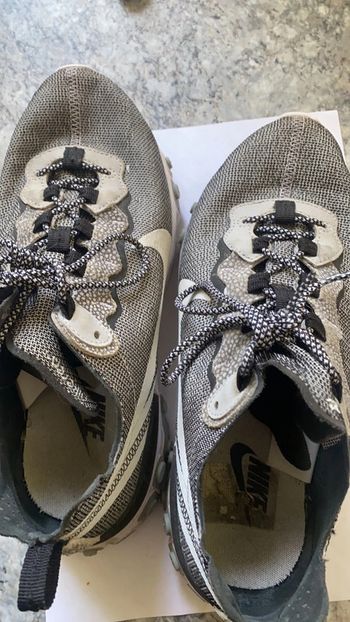 react element chaussure