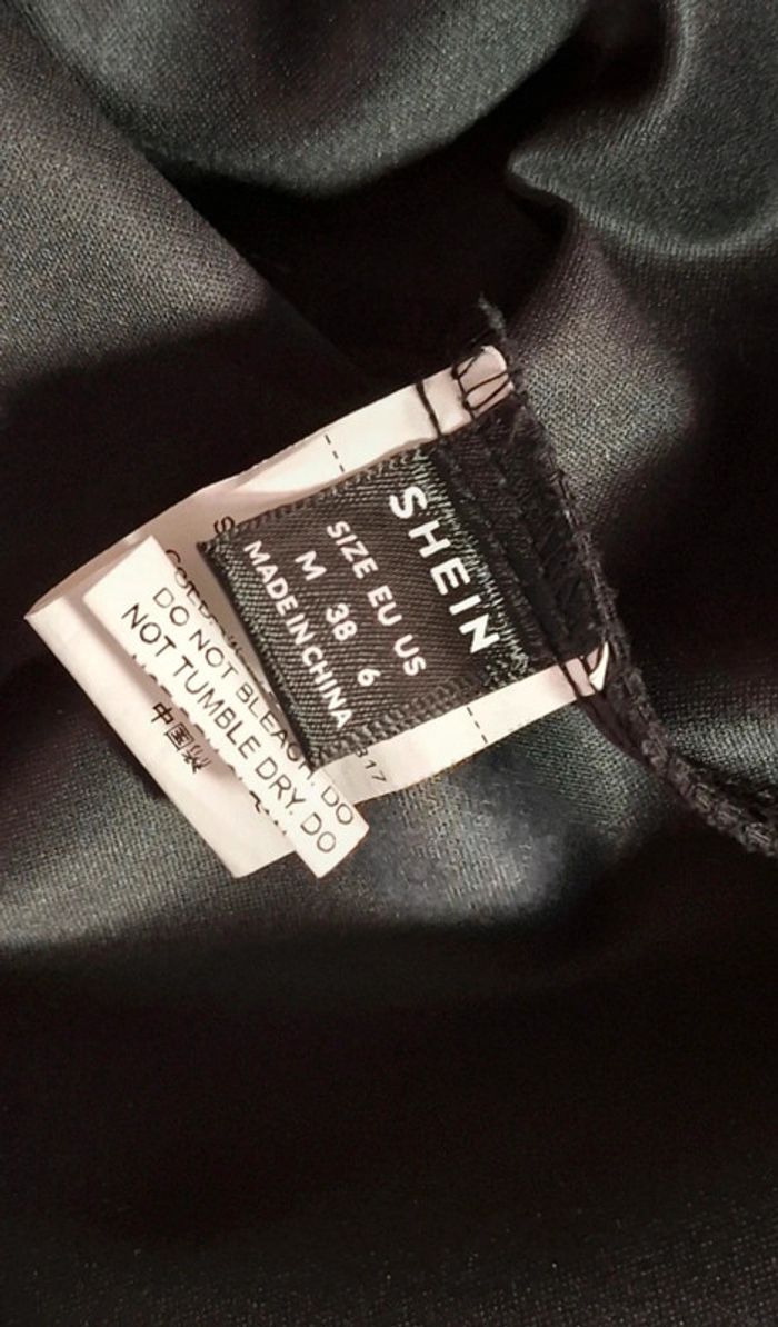 Robe noire séduisante - photo numéro 20