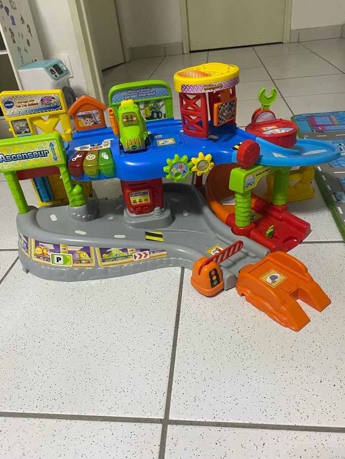Tut tut boildes Vtech mon premier garage en jouet - photo numéro 2