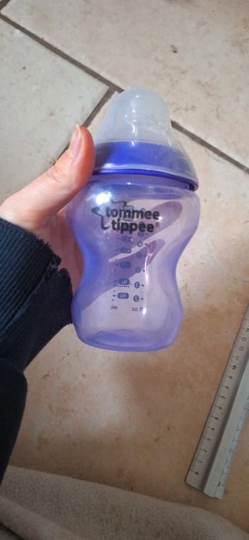 1 biberon tomme tippee