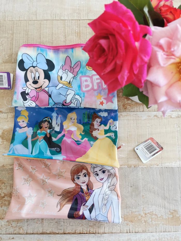 Lot de pochettes Disney