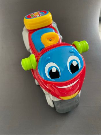 Néo l'intrépide moto de Clementoni sonore et lumineux