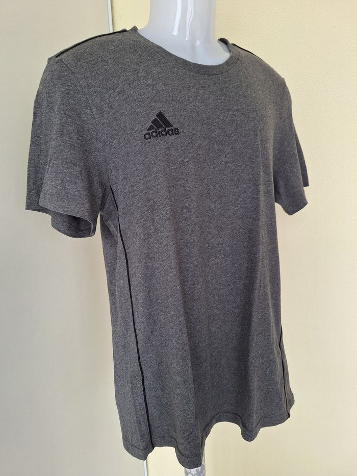 T-shirt taille M Adidas - photo numéro 2