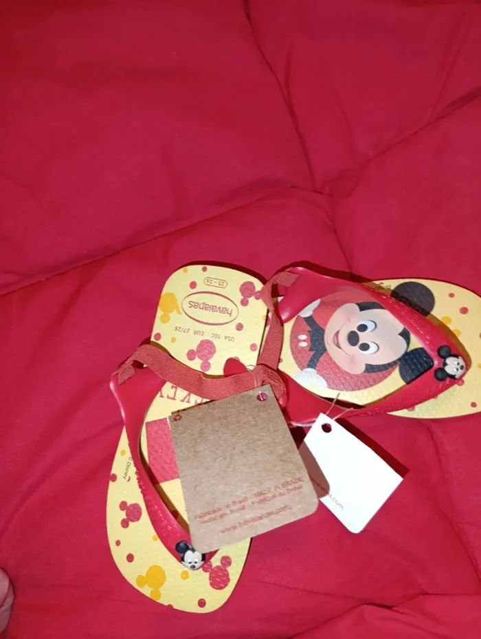 Tongs de plage enfant thème Disney Mickey de chez Havaianas taille 25/26 neuves avec étiquette - photo numéro 4