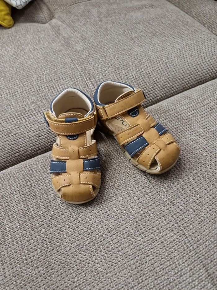 Sandales t23