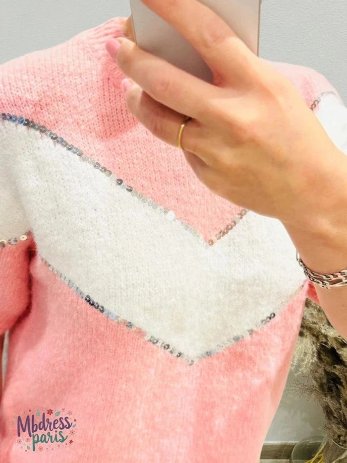 Beau Pull femme manches courtes rose et blanc à sequins. - photo numéro 2