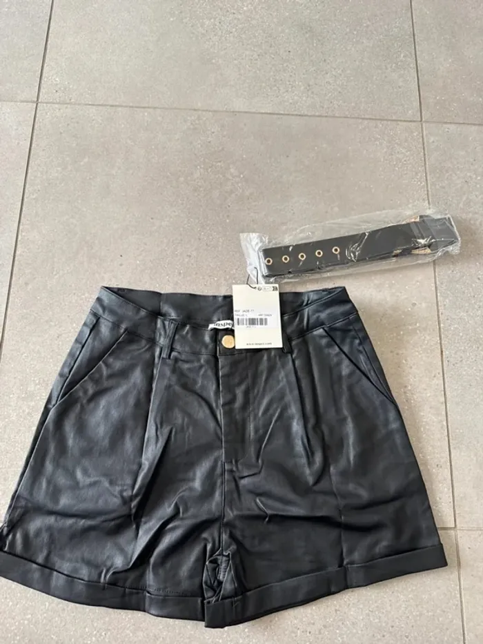 Short noir avec ceinture Inspee, taille L, neuf avec étiquette, 37*37cm