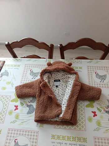 Manteau Kiabi taille 6 mois