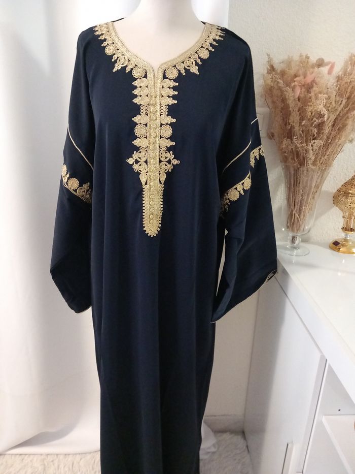 Caftan marocain brodé doré - photo numéro 2