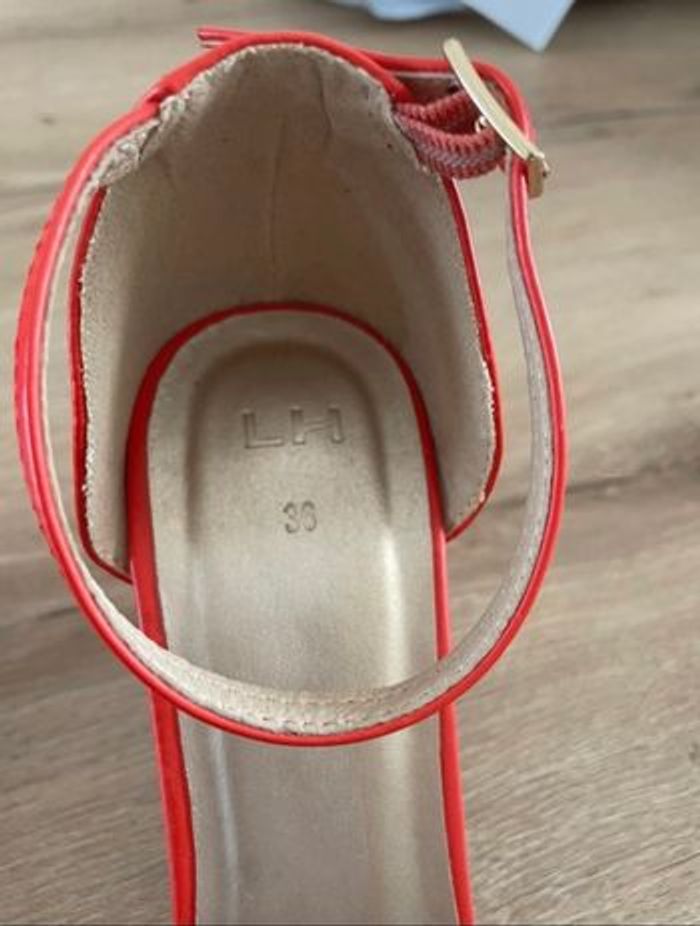 Sandales à talon - photo numéro 2
