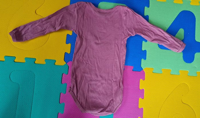 Lot de 4 bodies ml (3 Petit Bateau + 1 Absorba) 18m - photo numéro 12