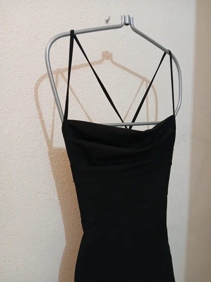 Robe a bretelles avec dos croisée " shein" taille xs - photo numéro 2