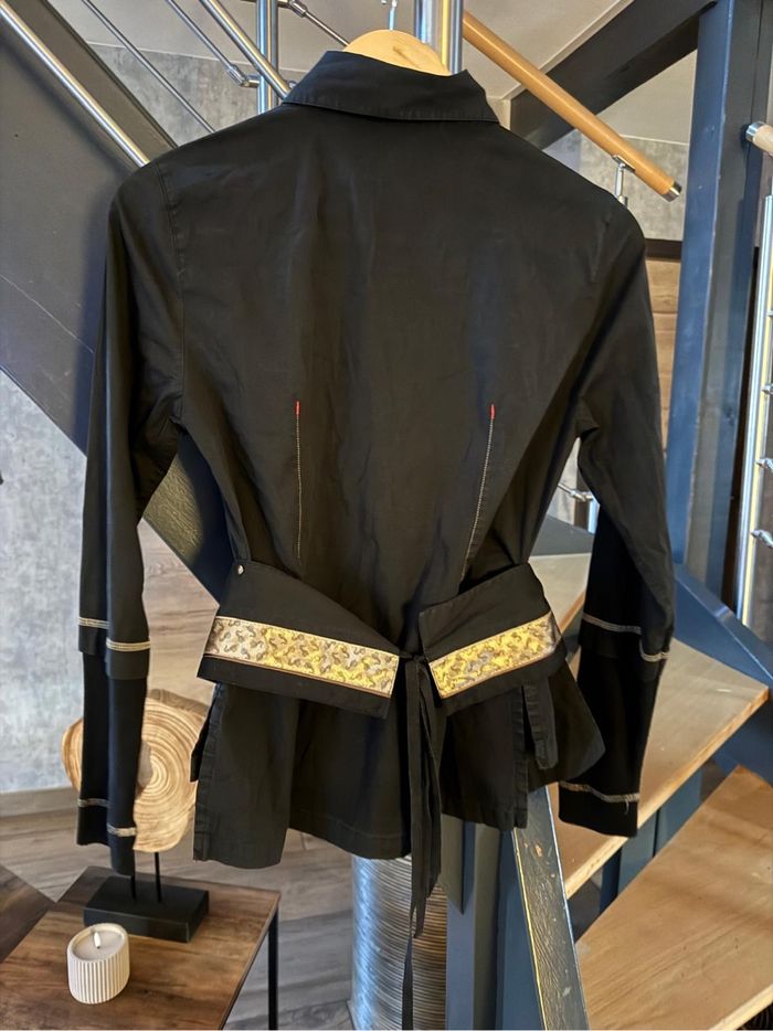 Chemisier noir avec ceinture - photo numéro 2