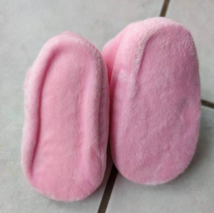 Chaussons roses - photo numéro 3