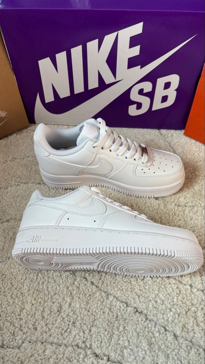 Nike Air Force 1 - Taille 38 - Neuve - photo numéro 4