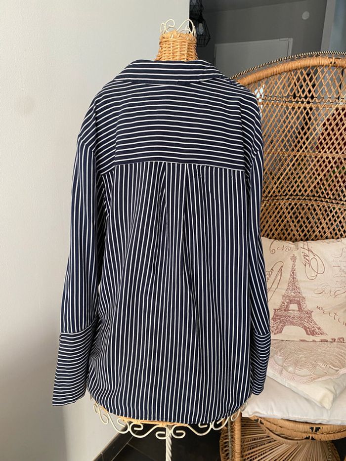 Chemise Pimkie Collection blanche et bleue marine à rayures taille M - photo numéro 4