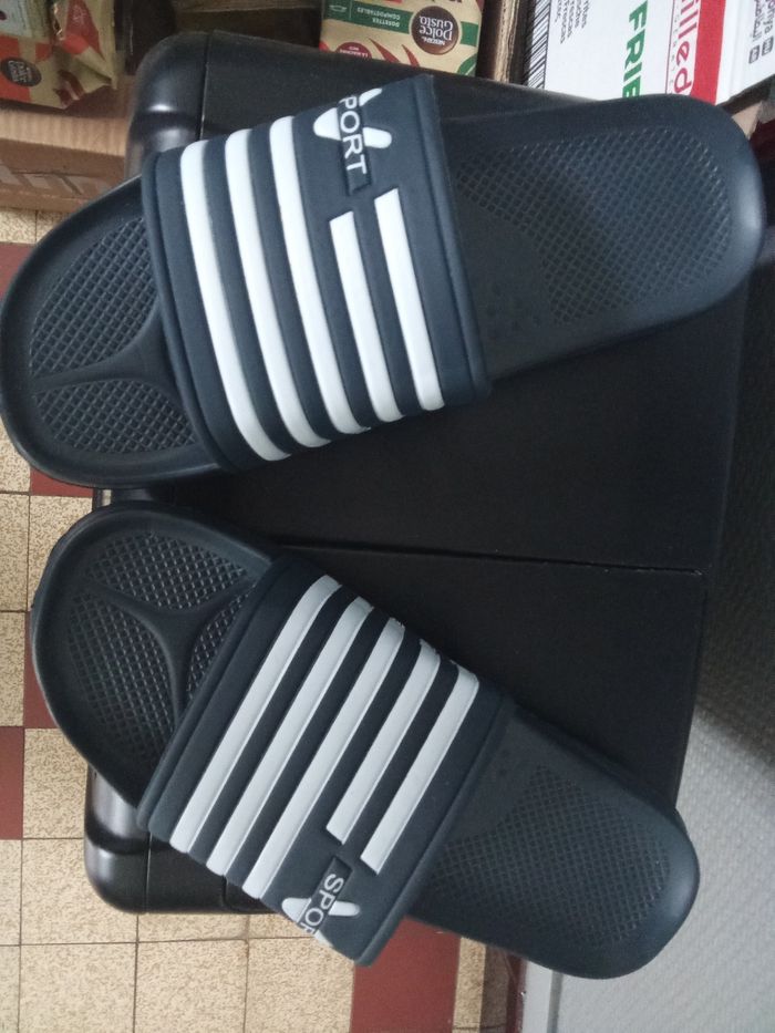 Claquette neuf - photo numéro 3