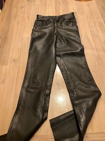 Pantalon en cuir doublé taille 36