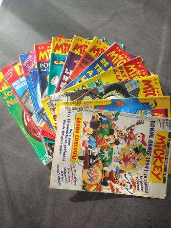 Lot de 12 revues Le Journal de Mickey