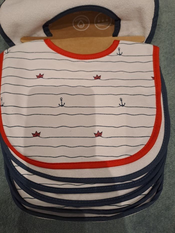 Bavoirs - photo numéro 7