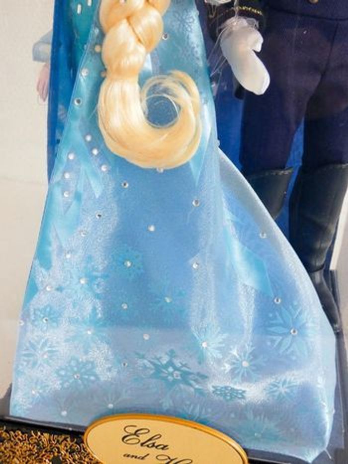 Poupée édition limitée elsa et Hans fairytale Disney NEUVE - photo numéro 6