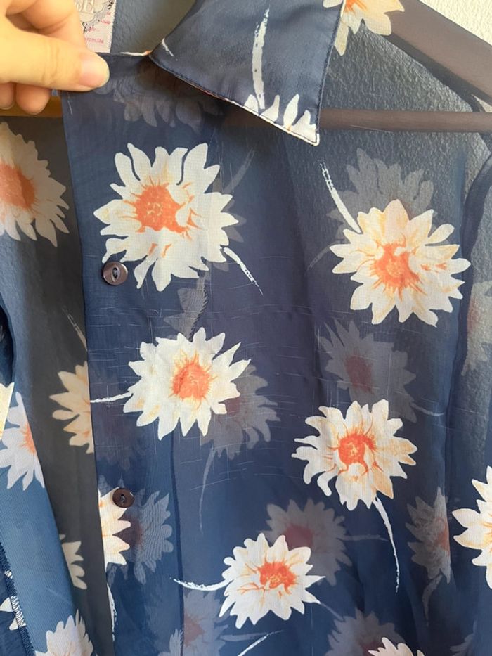 Chemise vintage transparente bleue marine fleurs blanches - photo numéro 8