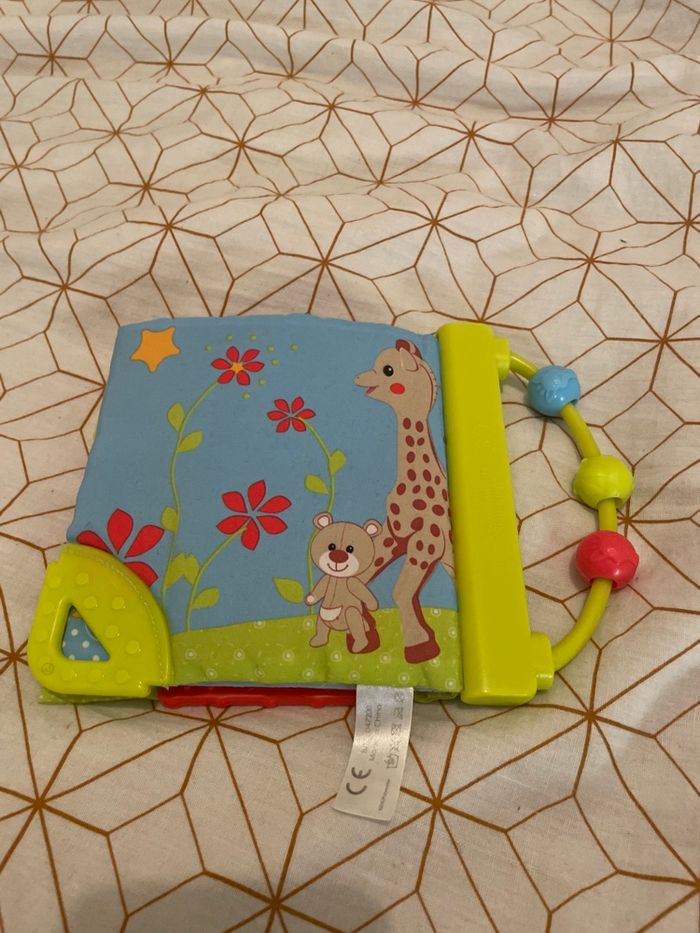 Livre d’éveil Sophie la girafe - photo numéro 4