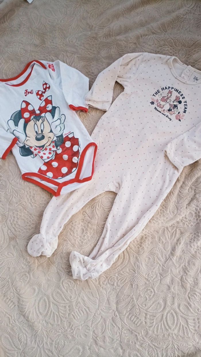 Lot Disney pyjama body 24 mois