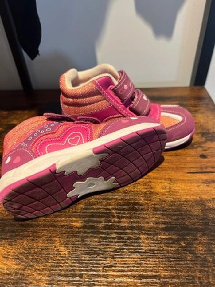Baskets taille 24 - photo numéro 2
